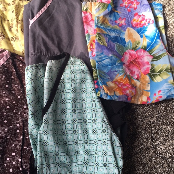 Scrub tops - Picture 3 of 3